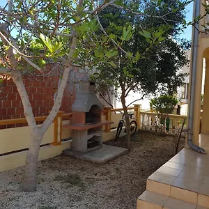 apartman-vir.hotelinzadar.com/